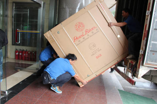 香坊钢琴贵重工艺品无忧运